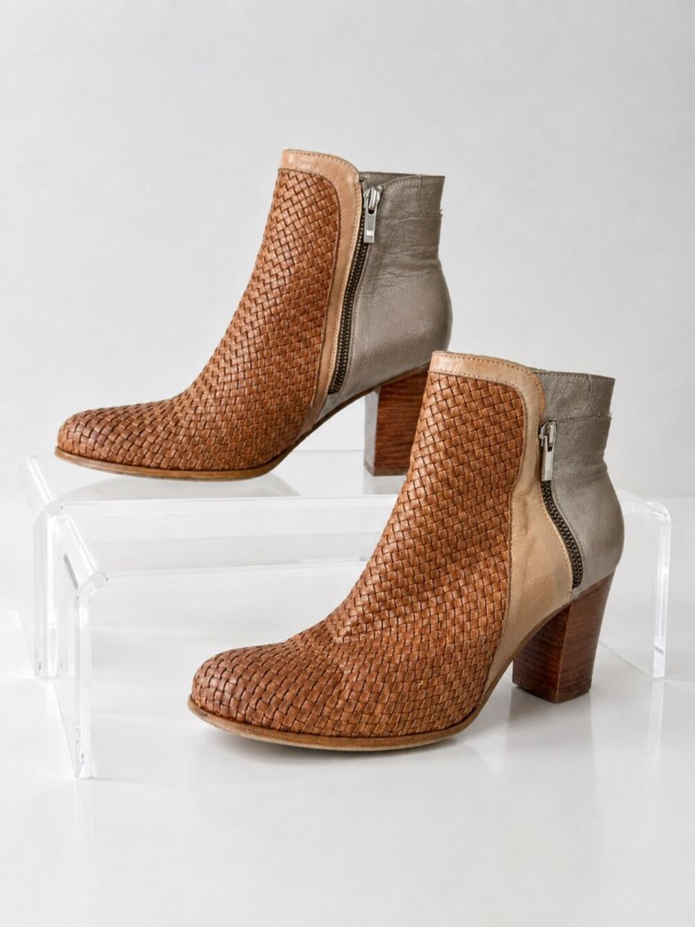 Trask Lavorazione Artigiana Woven Leather Metallic Ankle Booties Sz 38 / US 7.5
